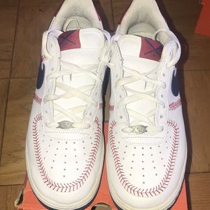 Used pair of Air Force 1 white/rapid-pro red (Baseball) size 9